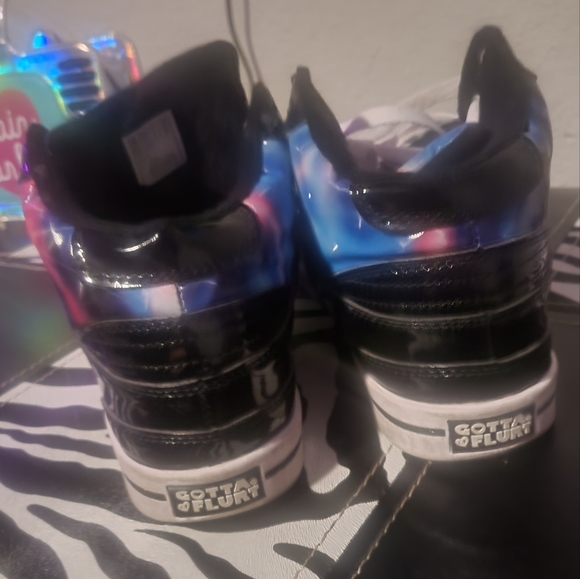 💕So Bright Gotta Flurt Sneaks! - Picture 4 of 4